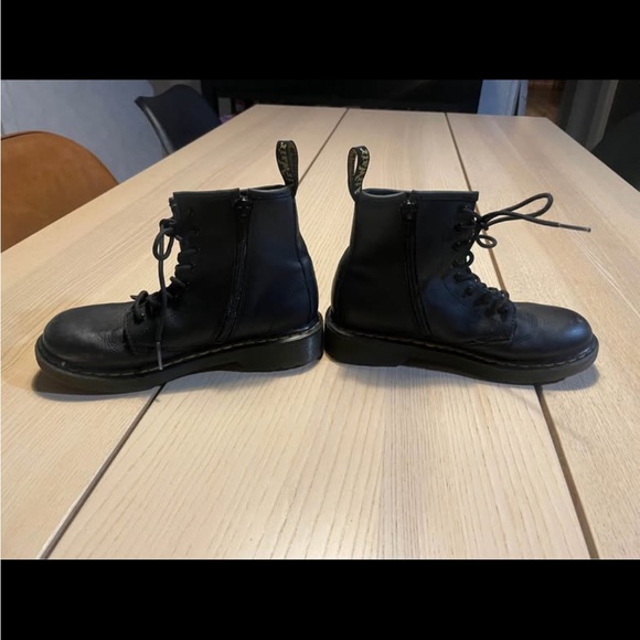 Dr. Martens Kids Black Lace-Up Boots - Picture 8 of 8